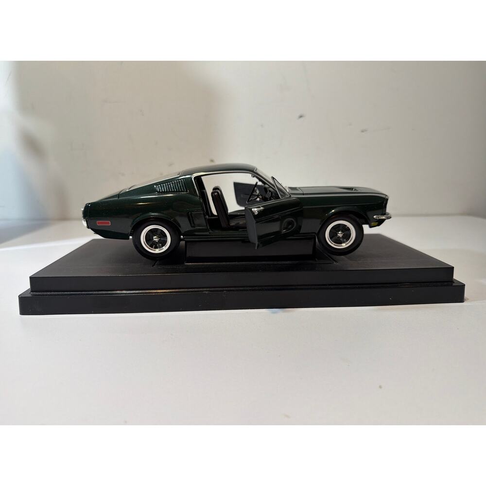 Bullit car ERTL American Muscle BULLITT 1968 Ford Mustang 1:18 Diecast